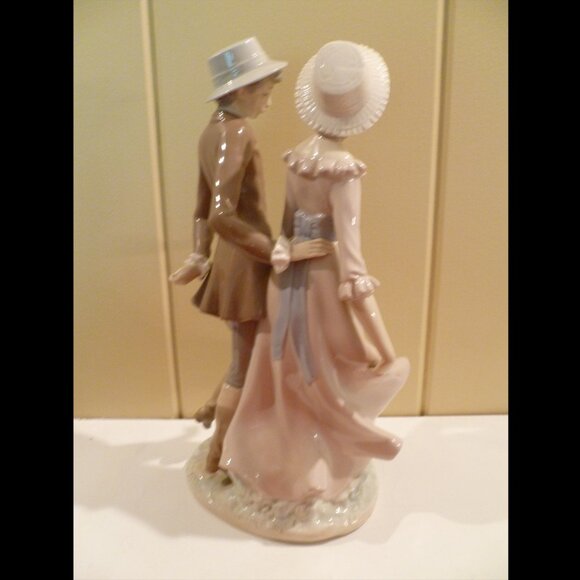 Nao by Lladro Vintage 1978 Figurine #278 Merry Youth Couple Strolling - Picture 4 of 15